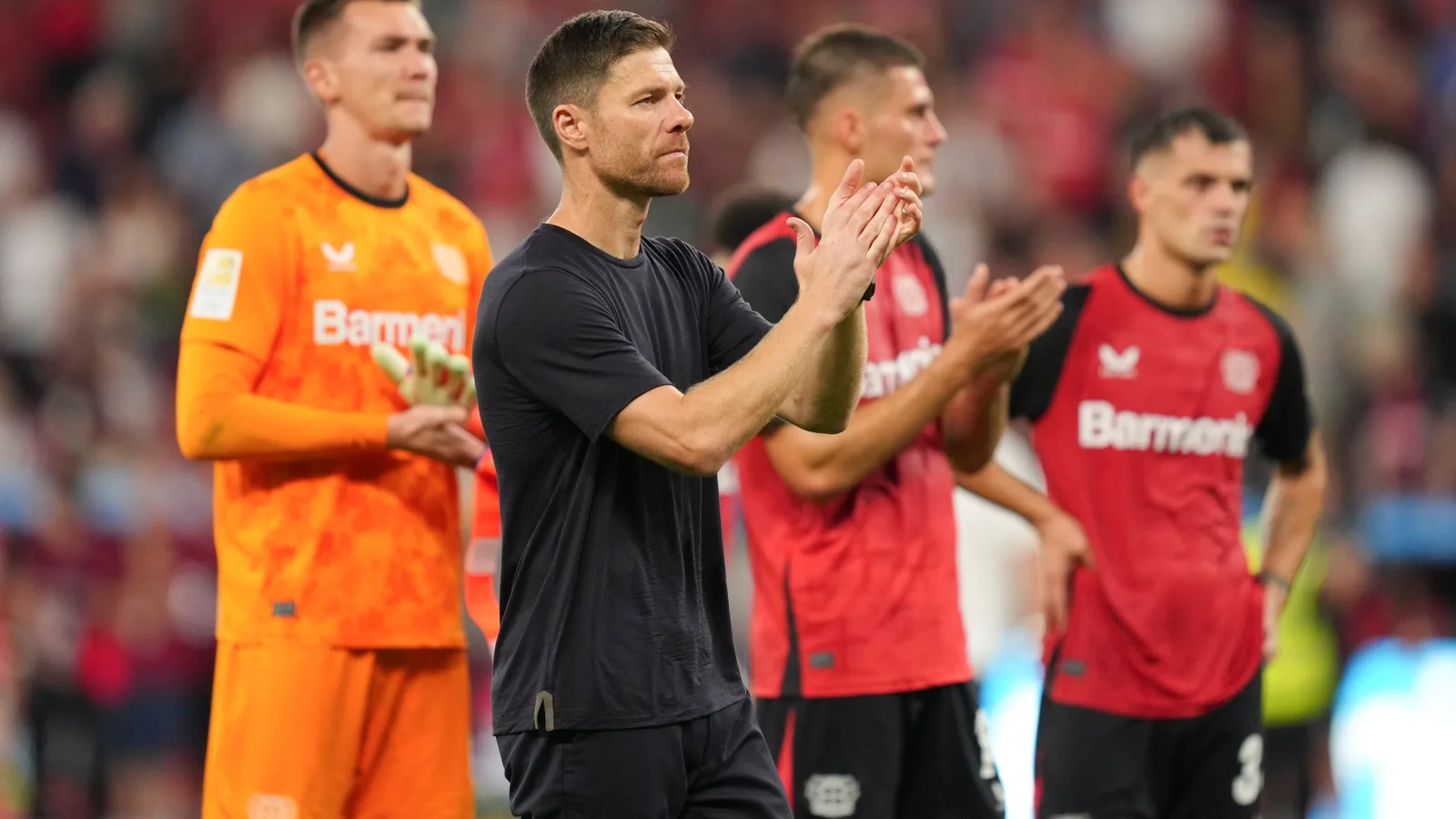 Bayer Leverkusen s’est préparé pour la sortie de Xabi Alonso alors que la décision de Carlo Ancelotti se profile pour le Real Madrid