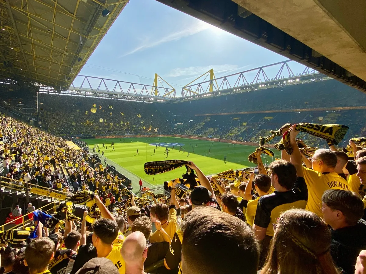 Trois matchs, currywursts et passion du football – Football Foyer