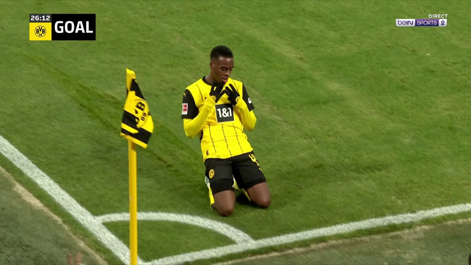 Bundesliga : Bynoe-Gittens douche le Bayern avec un banger ! | beIN SPORTS
