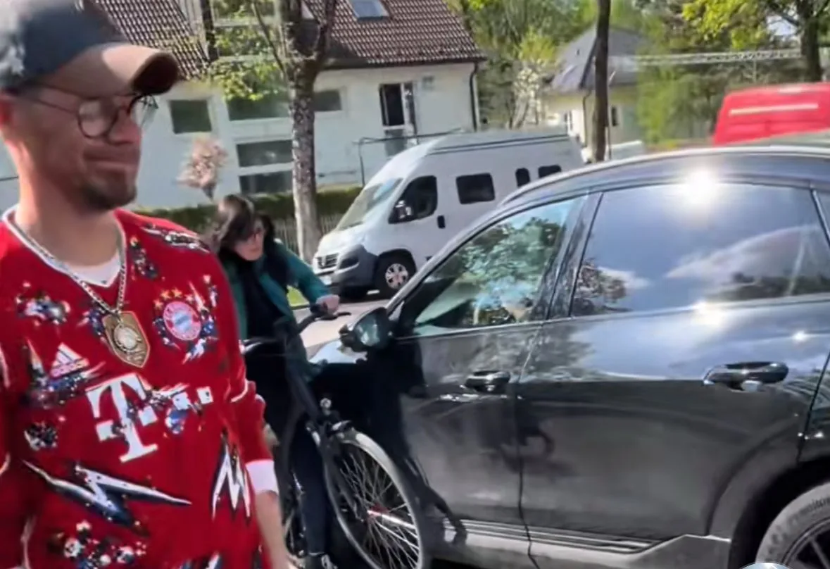 Près de la tragédie! Une star du Bayern Munich a donné un fan à venir pour demander des autographes. VIDÉO