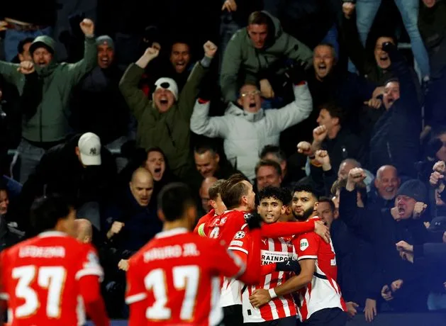 Bilan de la Ligue des Champions – Victoires du Borussia Dortmund et Benfica tandis que le PSV bat le record avec un retour tardif