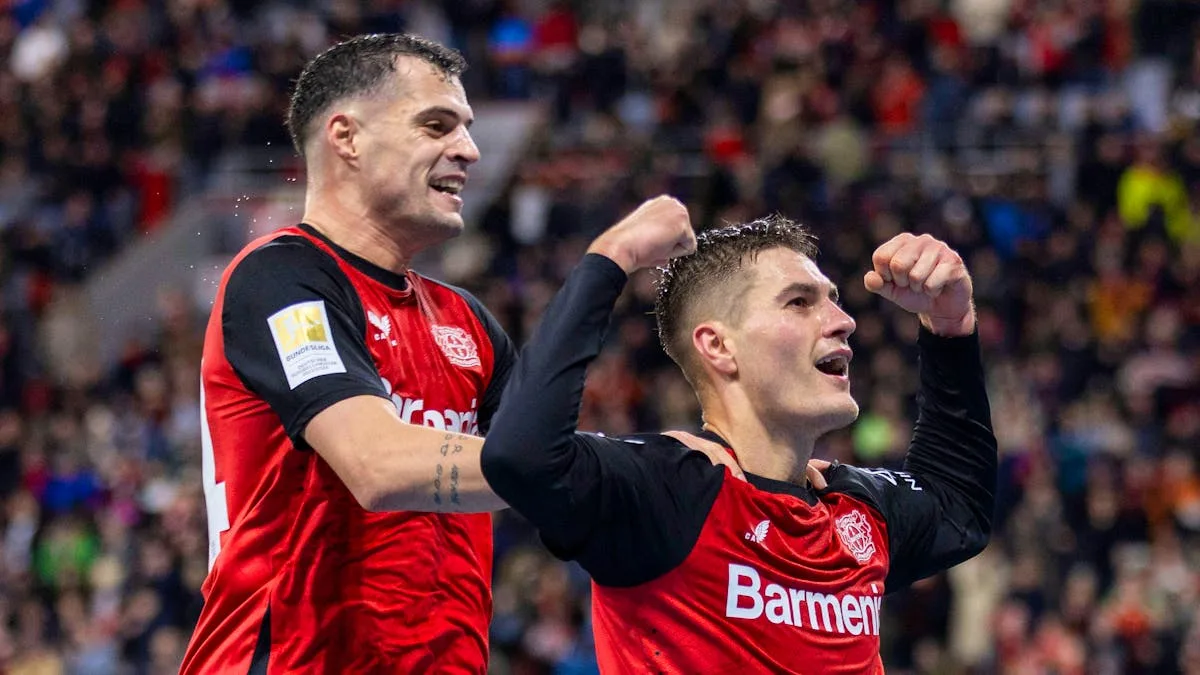 Football: Le Bayer Leverkusen reste dans le sillage du Bayern