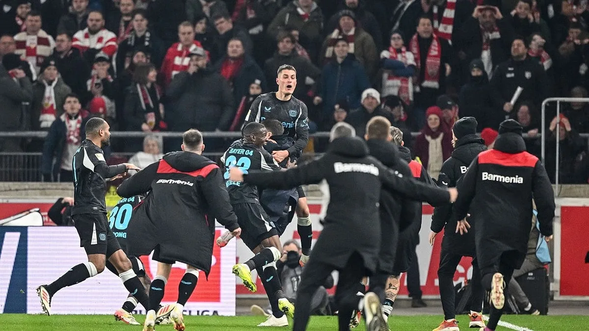 Bayer Leverkusen redécouvre la magie tardive; Francfort attendez mais gagnez