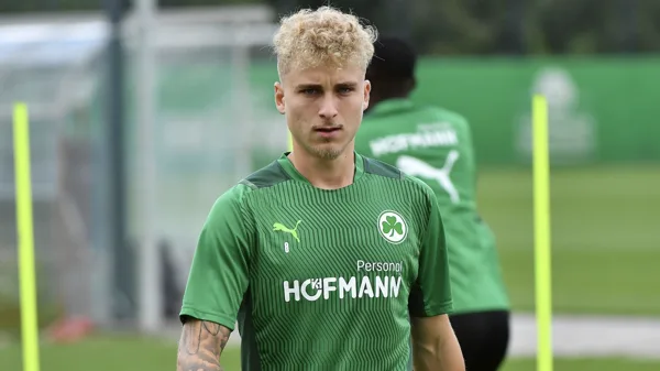 Richmond recrute l’ancien milieu de terrain de Bundesliga Nils Seufert