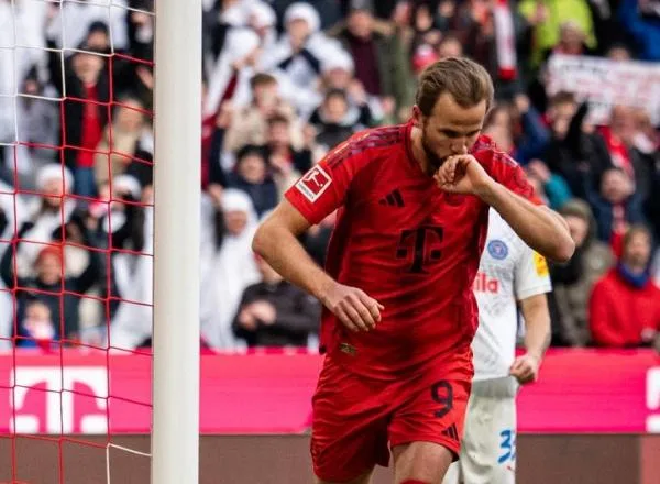 Le Bayern Munich a presque frappé le retour de Holstein Kiel