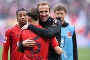 Leverkusen dessine des mains
