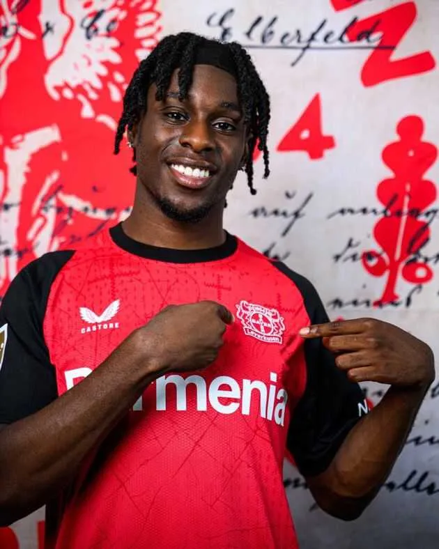 Le défenseur du Bayer Leverkusen Jérémie Frimpong embrasse l’héritage ghanéen