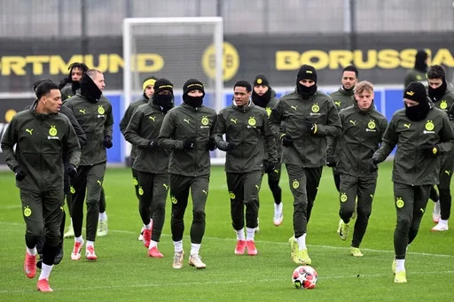 Dortmund tire le directeur technique Sven Mislintat avec le club 11e à Bundesliga