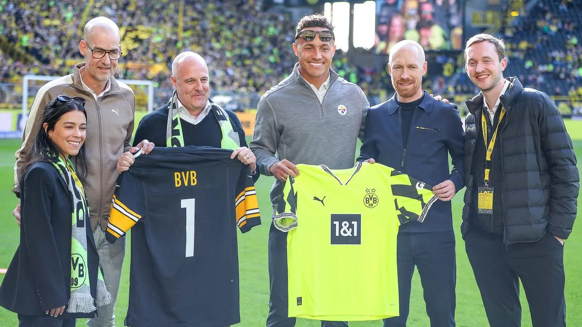 Pittsburgh Steelers Star Miles Killebrew Watches Borussia Dortmund contre Augsburg