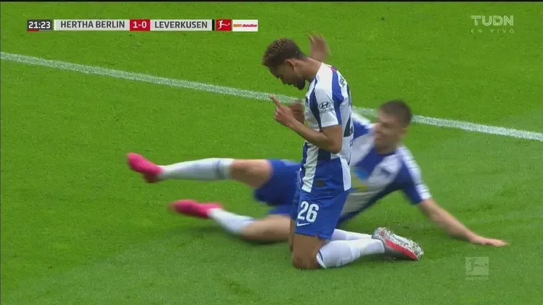 Le but de Matheus Cunha de la périphérie de la région à la 22e minute | Tudn Bundesliga