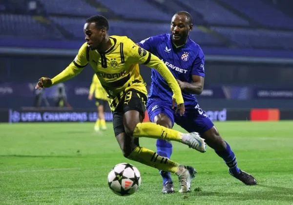 Le Borussia Dortmund bat le Dinamo Zagreb et se hisse dans le top 4 de la Ligue des Champions.