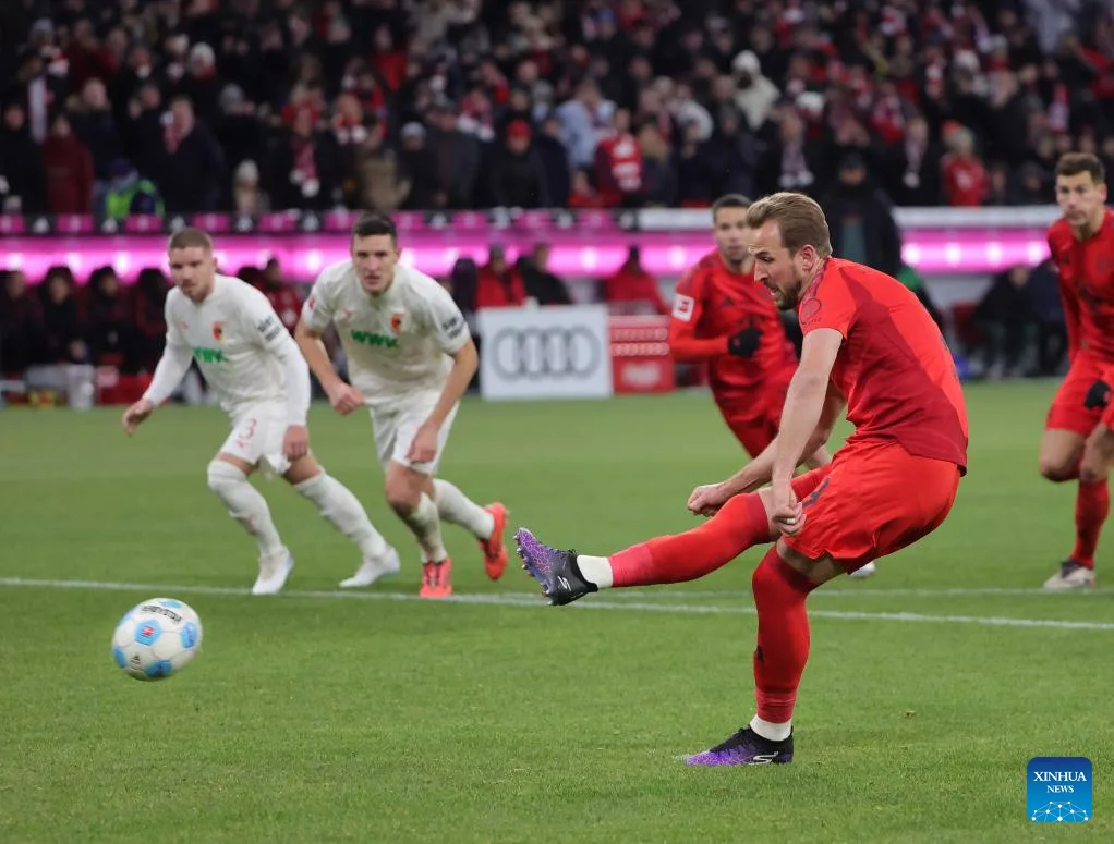 Le Bayern bat Augsbourg et reste en tête de la Bundesliga-Xinhua