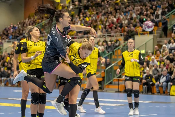 Le Borussia Dortmund a poursuivi son invincibilité en Bundesliga allemande de handball féminin avec sept victoires consécutives. Dortmund le 22 (heure locale), Dortmund Sportha.. – MK