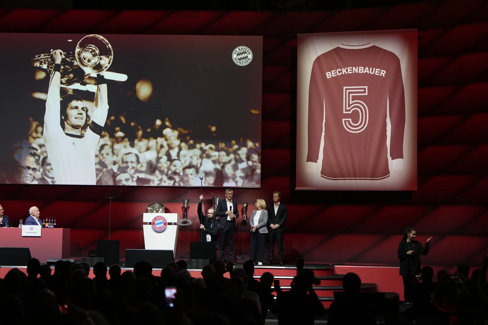 En souvenir de Franz Beckenbauer, le Bayern Munich retire son numéro 5