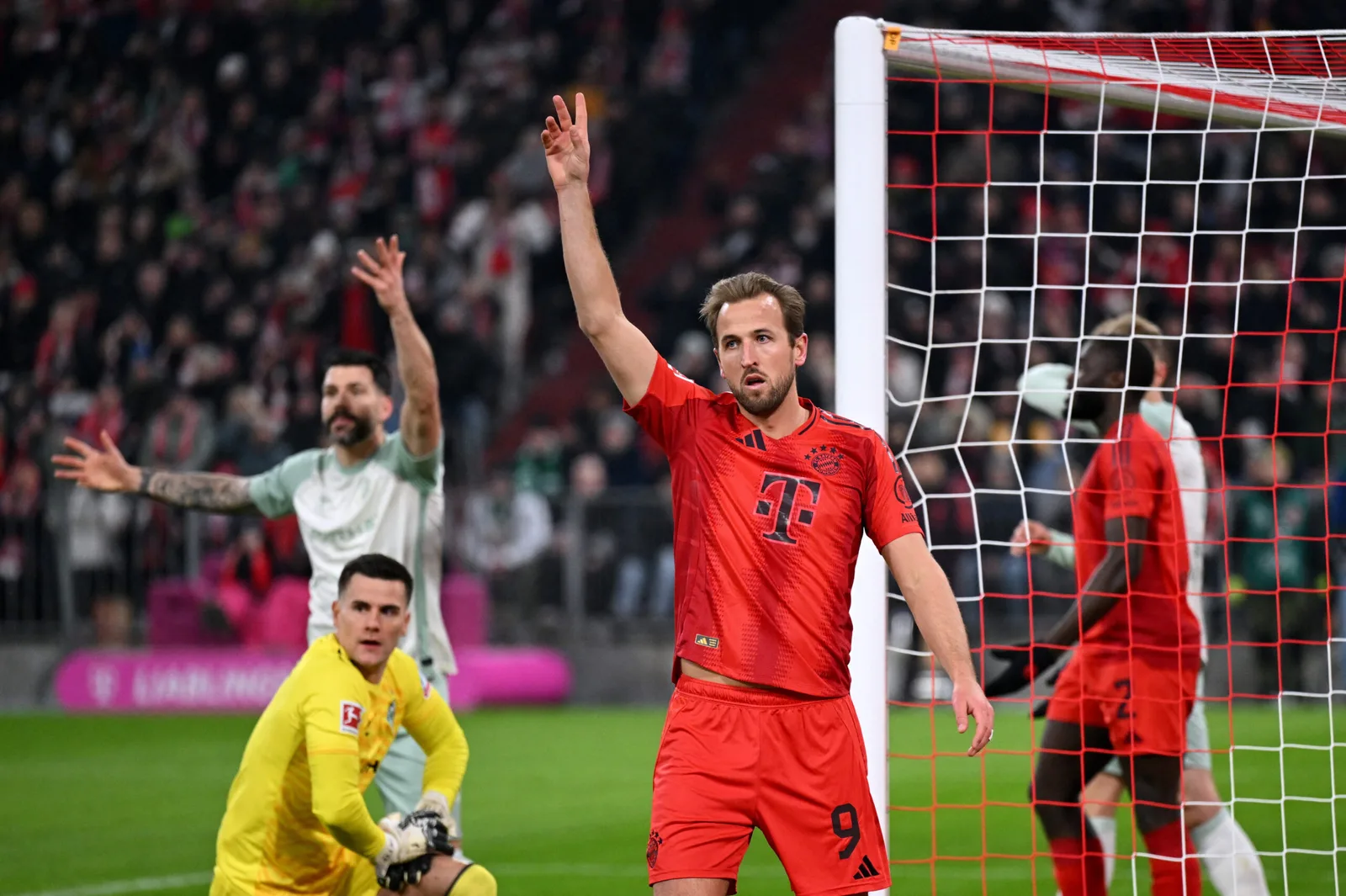Football: le Bayern Munich-Werder Brême 3-0, au 21e stade de la Bundesliga; Double pour Harry Kane
