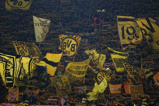 Le Borussia Dortmund tire, PSV se déroule dans les premiers parties de la manche de la Ligue des champions de 16