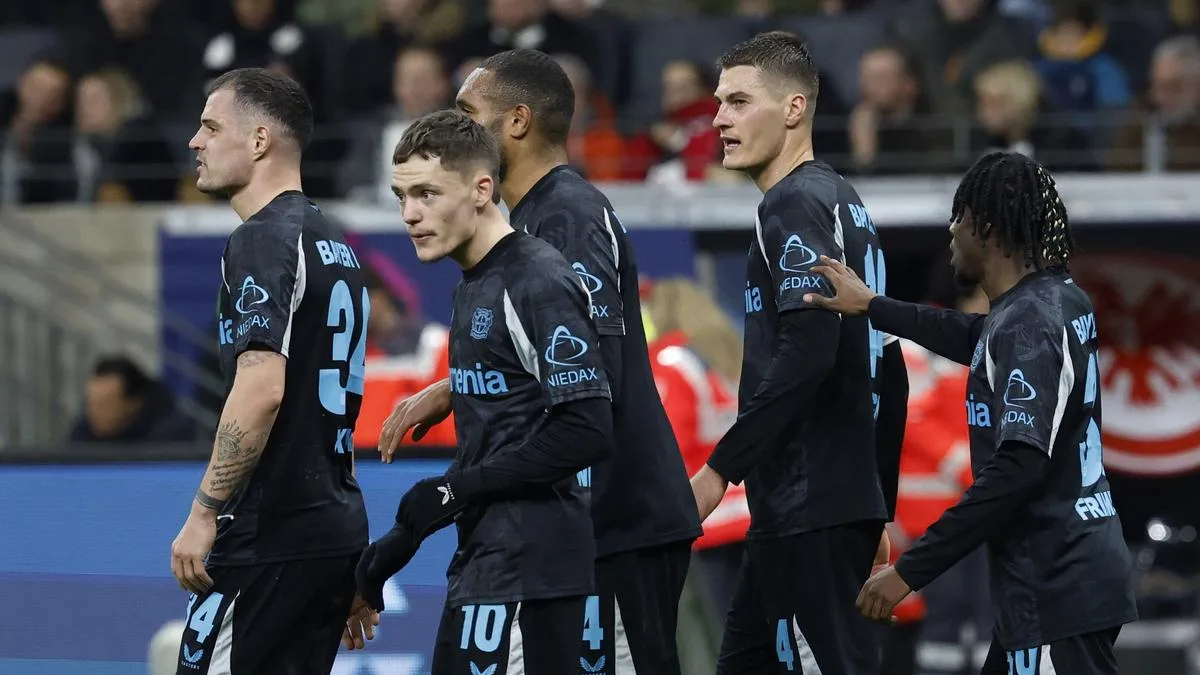 Bundesliga 2024-25: le blitz en première mi-temps de Bayer Leverkusen l’aide à battre Eintracht Frankfurt 4-1