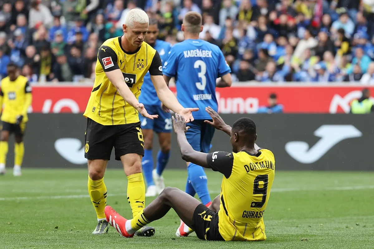 Borussia Dortmund: BVB menace le revers amer dans le duel de Wolfsburg