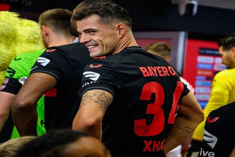 Granit Xhaka assiste à la victoire du Bayer Leverkusen • KosovaPress