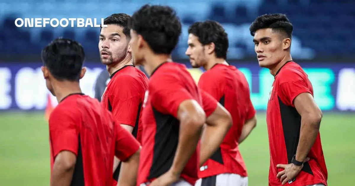 Invitant Irfan Ghafur, un joueur du Bayern Munchen priant pour que l’équipe nationale indonésienne réussisse dans la qualification de la Coupe du monde