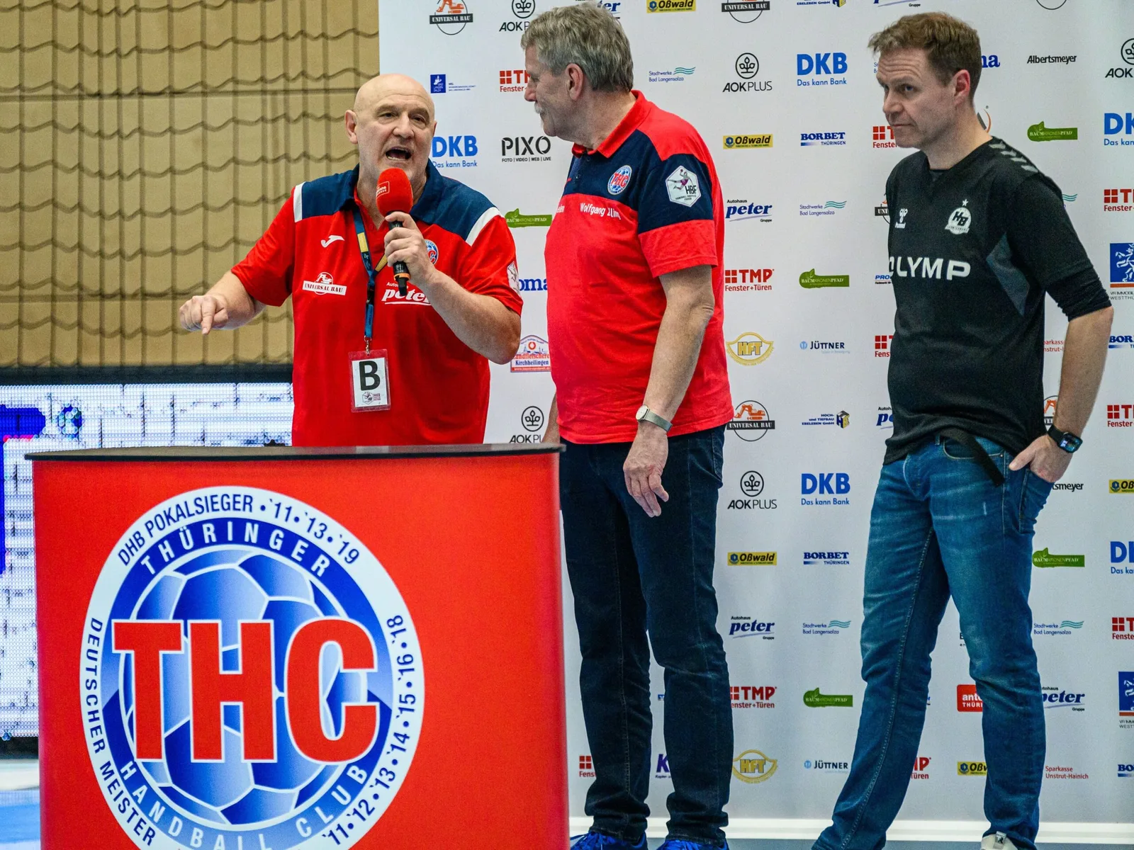 Après un match de hot: les femmes de Bundesliga de handball ont été amendées contre Herbert Müller