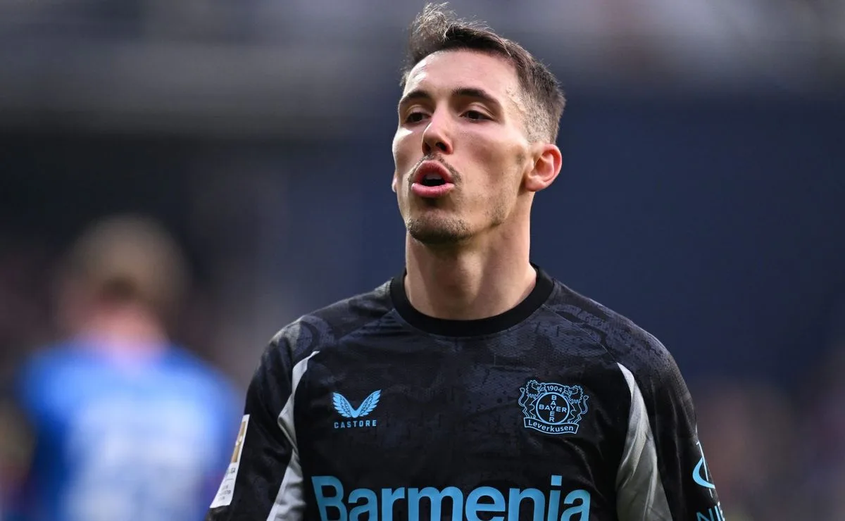 Bayer Leverkusen définit le substitut possible de Grimaldo