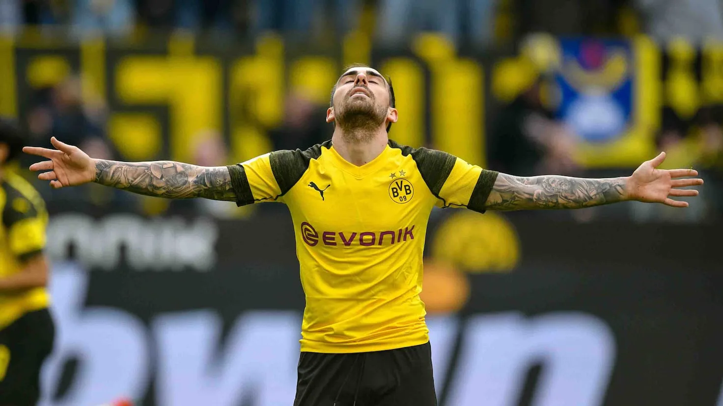 Les footballeurs qui ont habillé le T -Shirt du Borussia Dortmund et Barcelone