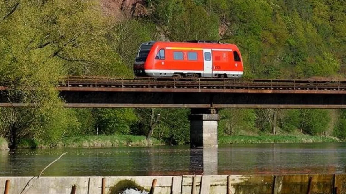 Bundesliga Relégation: Deutsche Bahn se moque du sport « El Dorfico »