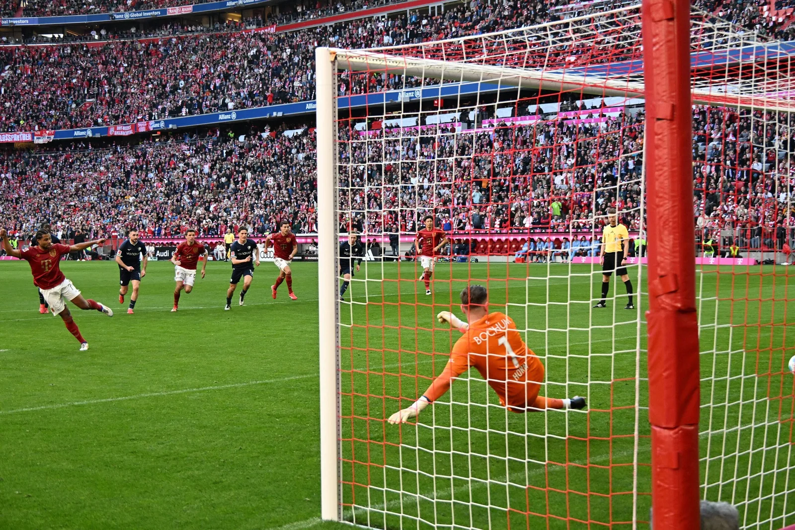 Le Bayern Munich a conduit 2-0 et a raté la pénalité! Ce qui a suivi: « honte » / « embarrassant »
