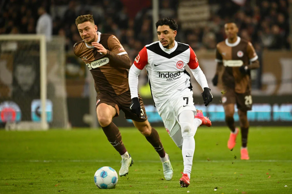 Marmoush, cible de Man City, marque à nouveau pour Francfort