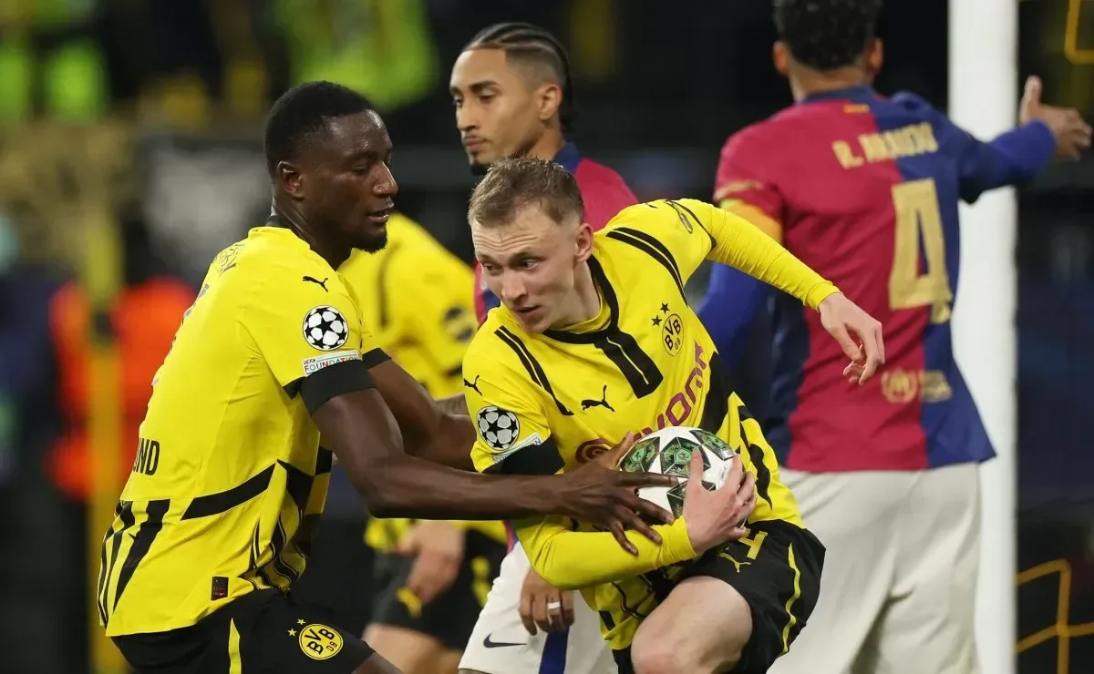 Manchester United Mira Maximilian Beier do Borussia Dortmund