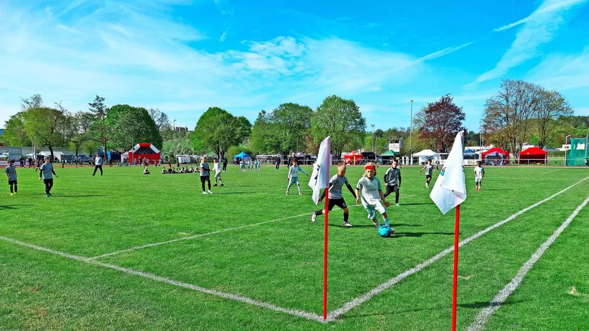 FC Barcelone, Borussia Dortmund and Co.: Les jeunes de l’Europe en tant qu’invité à Hechingen – Les photos de la Bentley -Cup – Hechingen & Environing