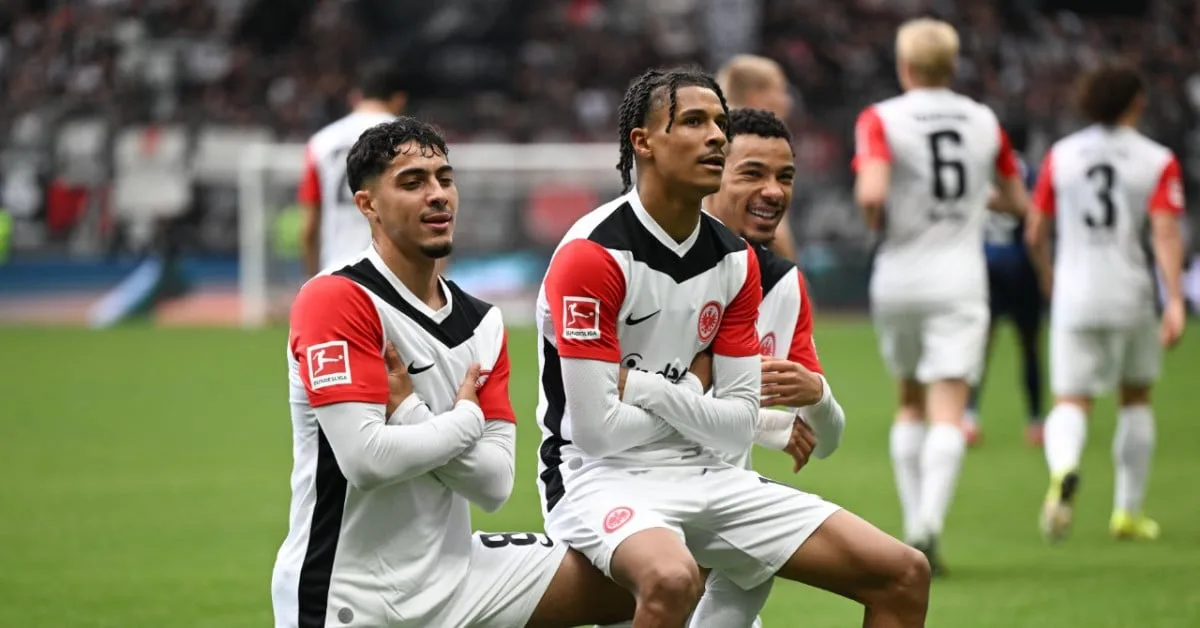 Bundesliga (J29) : Ekitike et Bahoya offrent la victoire à Francfort