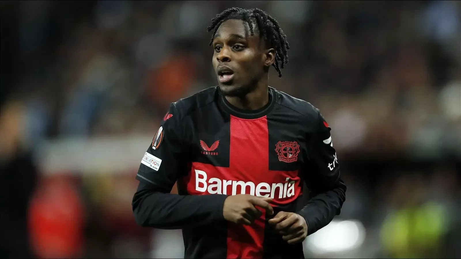 Jérémie Frimpong réfléchit à l’avenir du Bayer Leverkusen