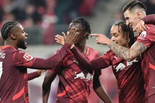 Leipzig tient St. Pauli à Bundesliga