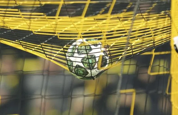 Borussia Dortmund: Le bénévolat décède au match de la Ligue des champions contre Lisbonne
