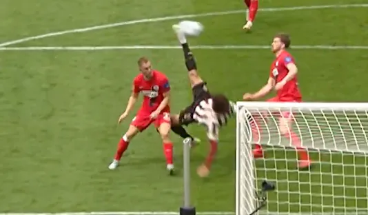 EN VIDÉO – Le bijou acrobatique de Janis Antiste en Bundesliga 2 – LesViolets.Com