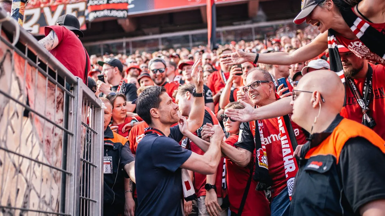Alors Xabi Alonso a dit au revoir aux fans de Bayer Leverkusen