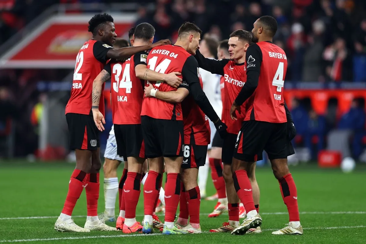 Bayer Leverkusen a vaincu l’ancien adversaire du FCSB et reste proche du chef du Bayern