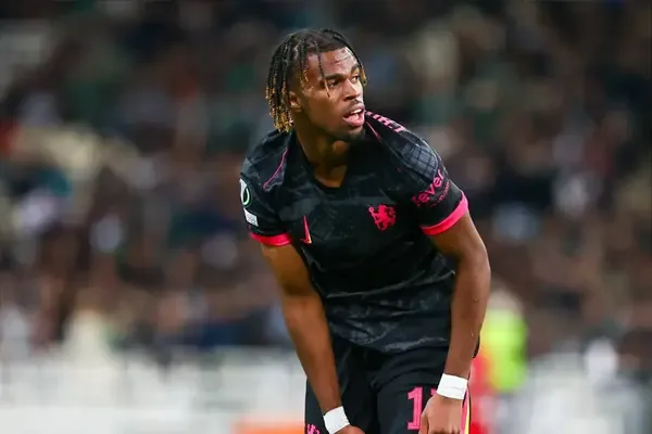 Le Borussia Dortmund remplace le milieu de terrain de Chelsea Chukwuemeka