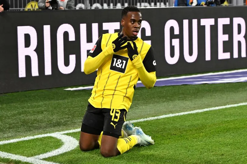 Aston Villa a reçu un avertissement de transfert d’un talisman du Borussia Dortmund de 40 millions de livres sterling