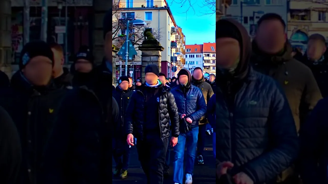 Als Hansa vor der Nordkurve Hannover auftauchte… #ultras #bundesliga #fußball #hansarostock #hsv