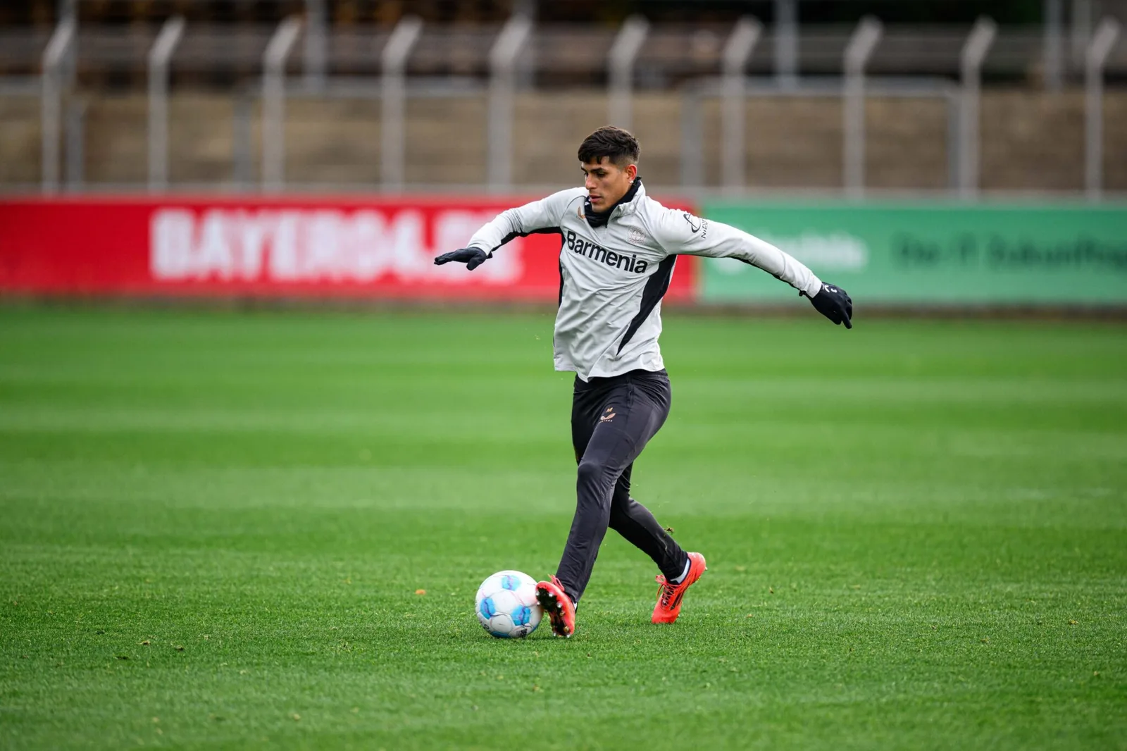 Piero Hincapié a repris l’entraînement au Bayer Leverkusen