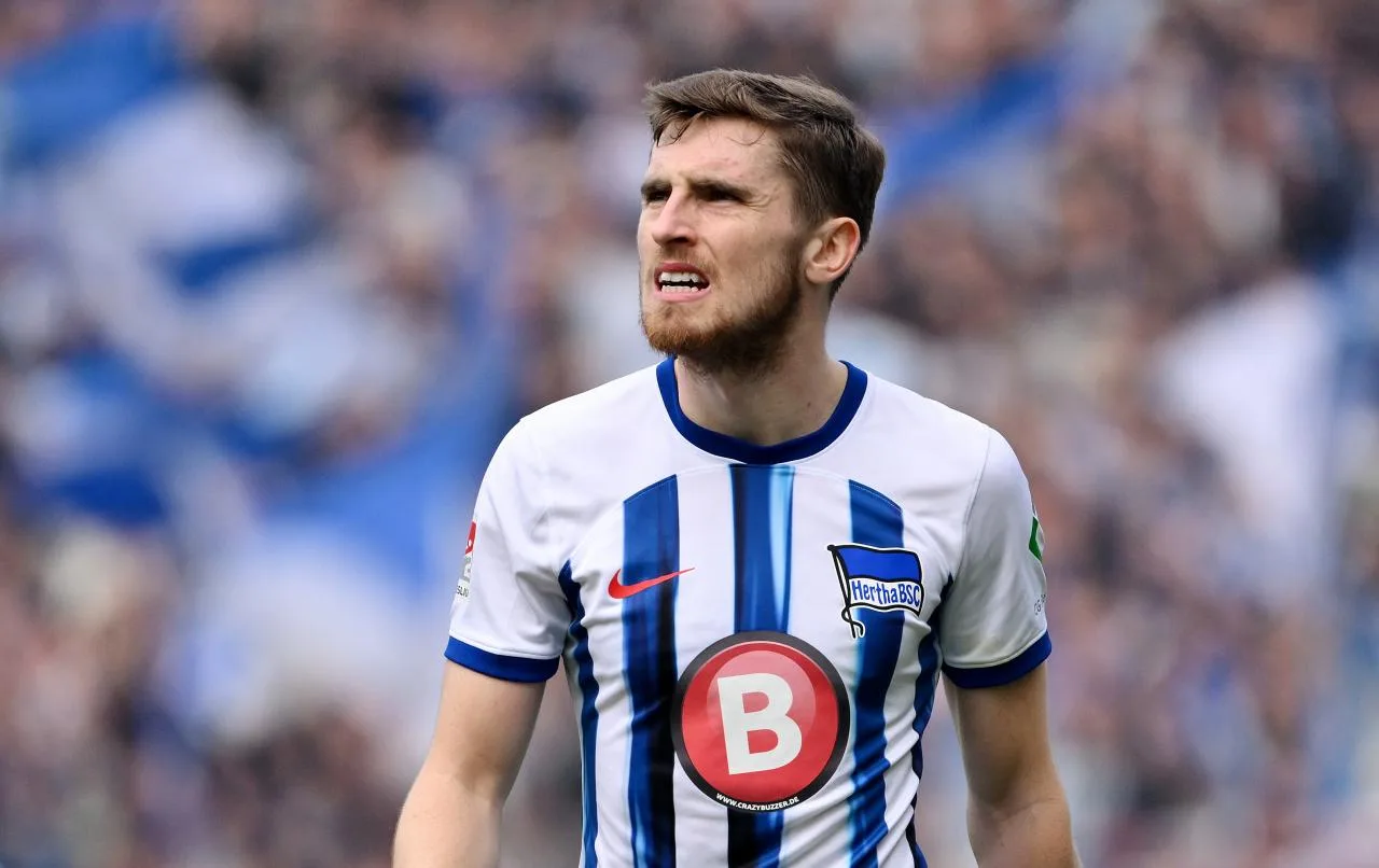 Duo of Bundesliga Clubs surveillant Hertha BSc arrière Kenny