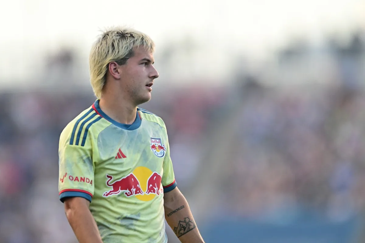 RUPTURE : John Tolkin des Red Bulls transféré au Holstein Kiel de Bundesliga