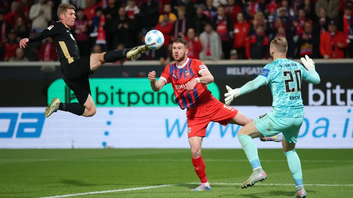 Budu Zivzivadzéék a suscité un inconvénient de deux buts sur la coupe de l’adhésion à Bundesliga