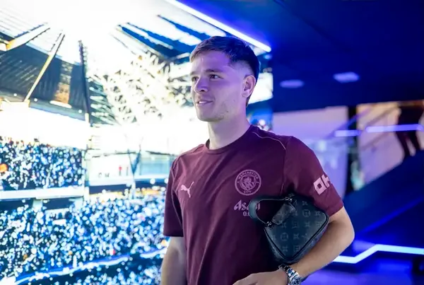 James McAtee prend des décisions sur Manchester City Future au milieu de l’intérêt de Bundesliga