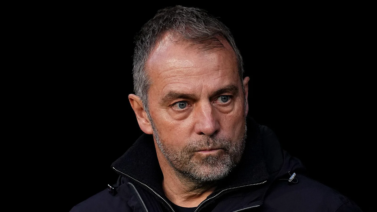 Barcelone a fait un pourboire pour la sortie des chocs de la Ligue des champions contre le Borussia Dortmund alors que l’ancienne star allemande affirme que l’équipe de Hansi Flick est trop «  ouverte  » en défense pour remporter la compétition