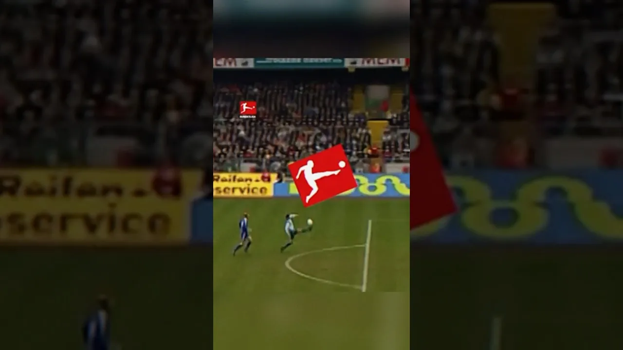 La pintura de Claudio Pizarro y el logo de la Bundesliga #shorts #ClaudioPizarro #Bundesliga