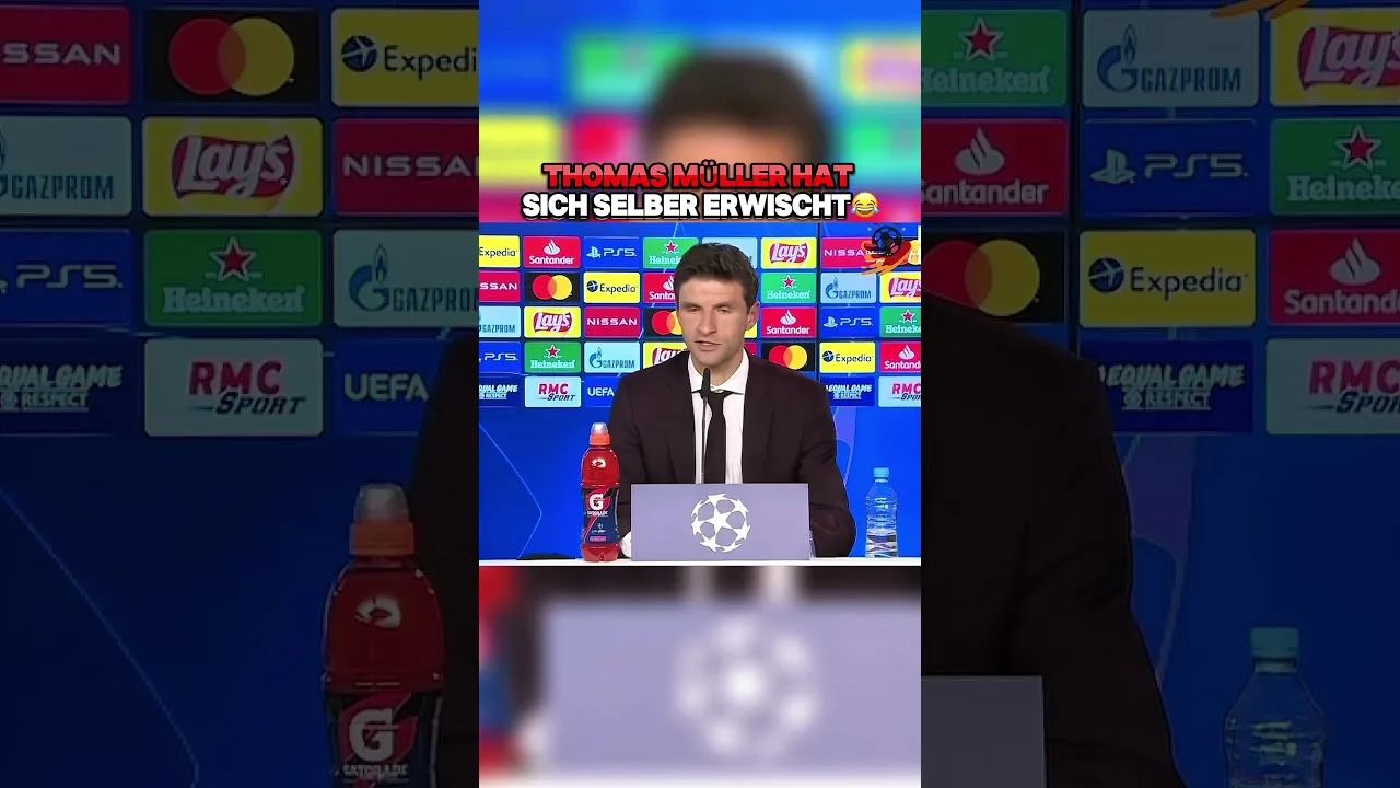 Wie er über sein eigenen Witz lacht😂😂 #bayern #bundesliga #fußball